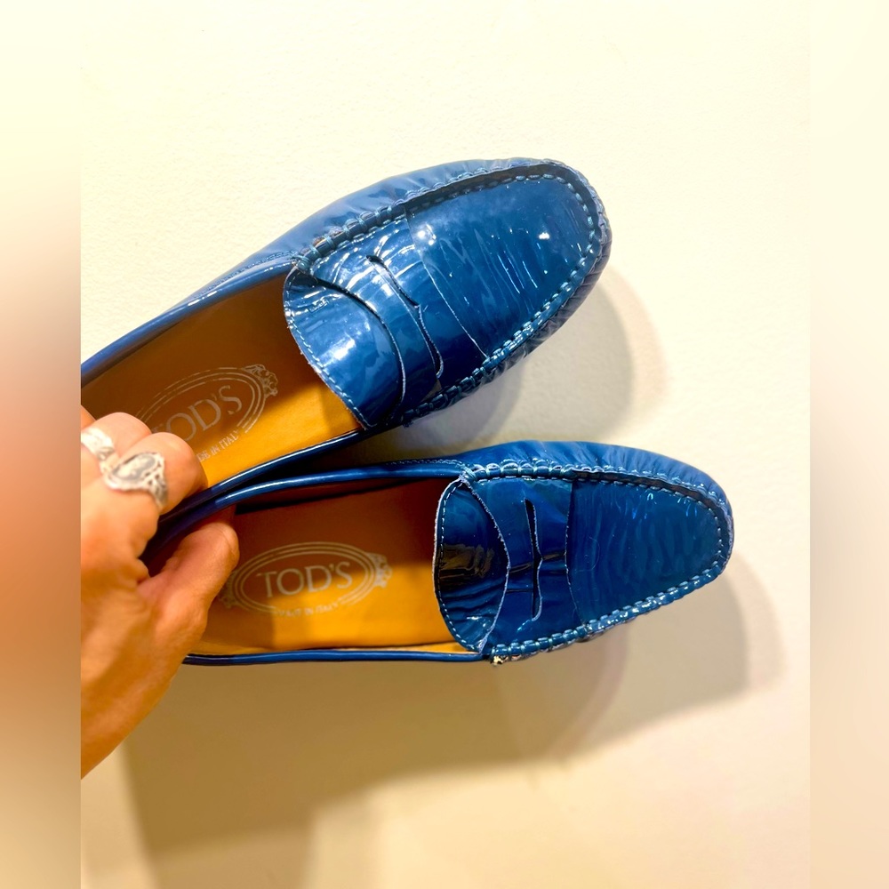 Authentic TODS patent blue leather penny loafer driving shoes size EU39 US 5.5